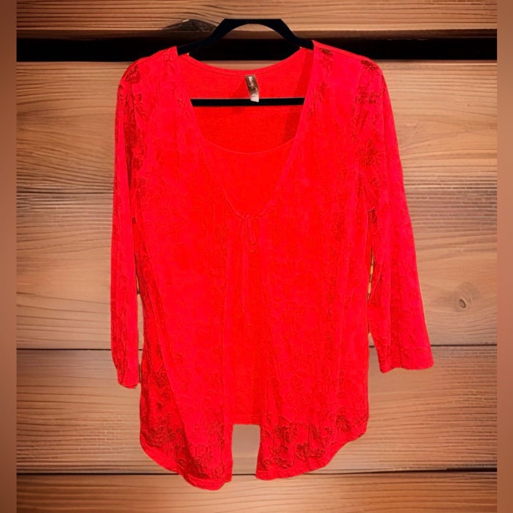White Stag Women’s Vibrant Red Floral Textured 2-1 Blouse-L-EUC